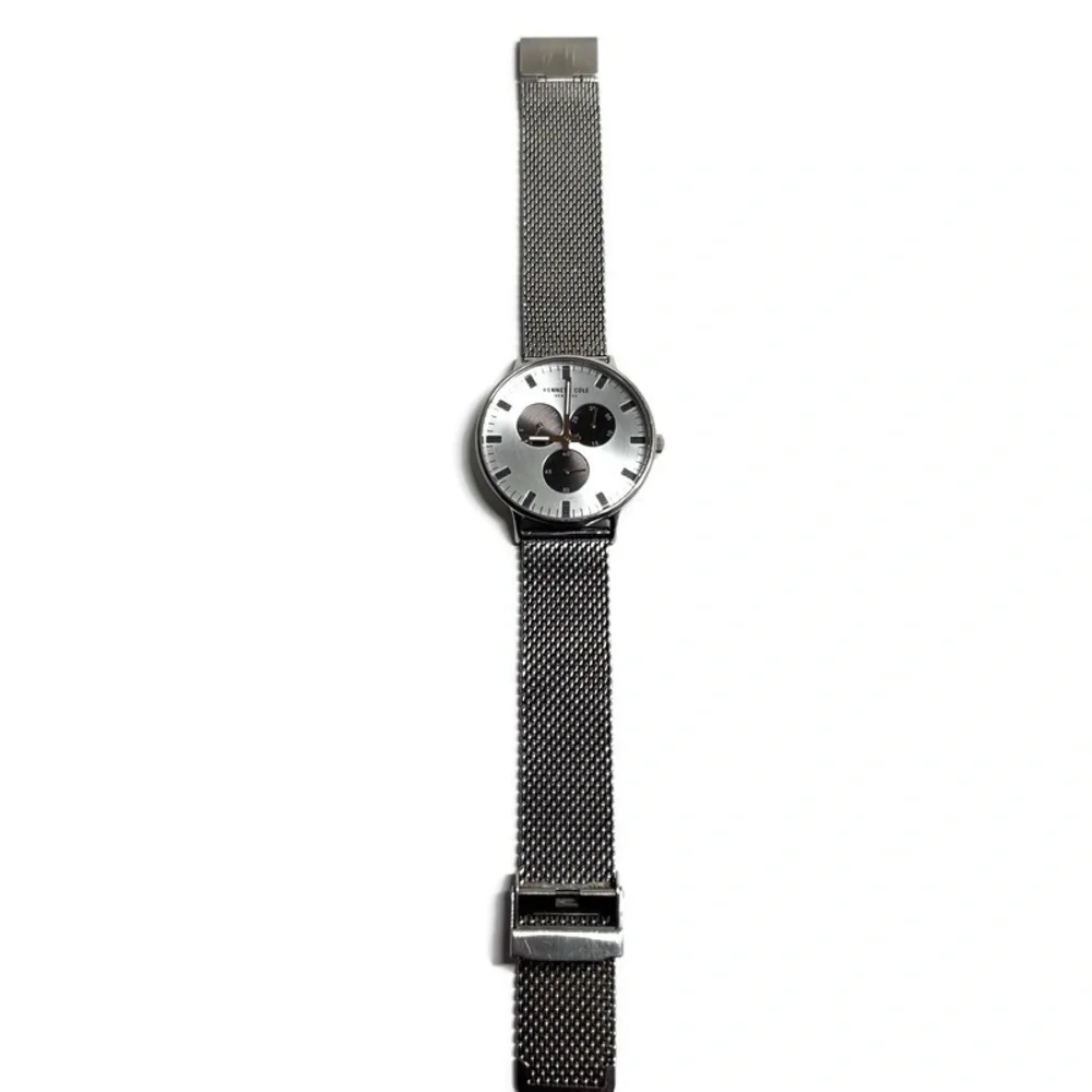 Kenneth Cole kenneth cole